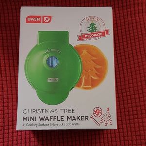 Dash Mini Waffle Maker Exclusive Christmas Tree Version!!